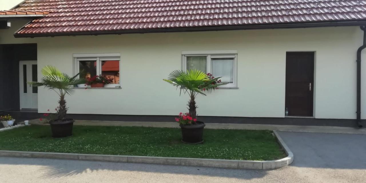 Ferienwohnung Apartman Luce Otočac Exterior foto